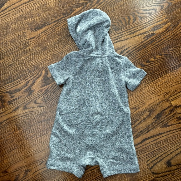 Roots - Baby Onesie 12-18M - Picture 5 of 7